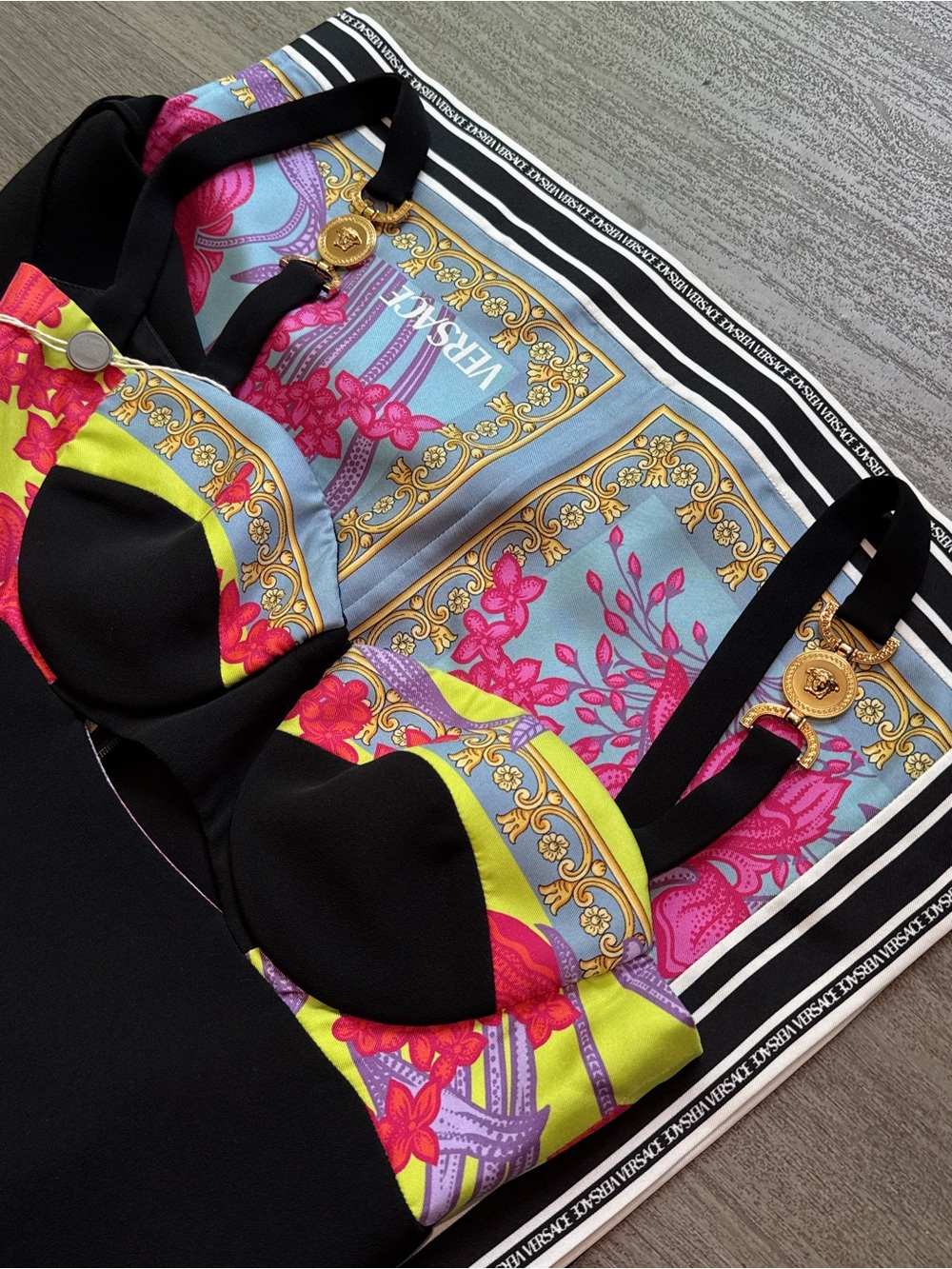 Versace Printed Twill Silk Crepe de Chine Acid Print - Picture 12 of 12